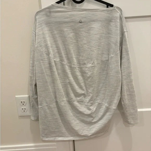 Lululemon Back in Action Long Sleeve - Picture 3 of 7